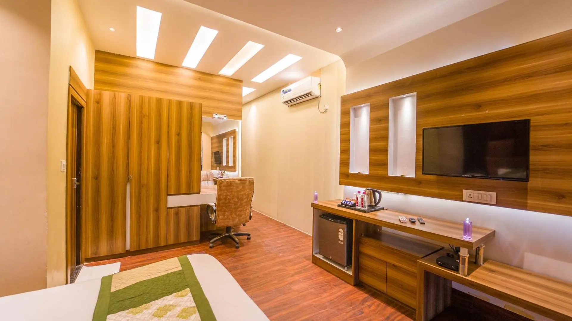 Hotel Shiv Rudraksh Resort Waranasi